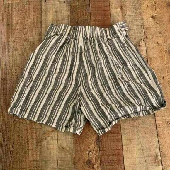 Laundry by Shelli Segal Gray and white paperback shorts small - Picture 3 of 5